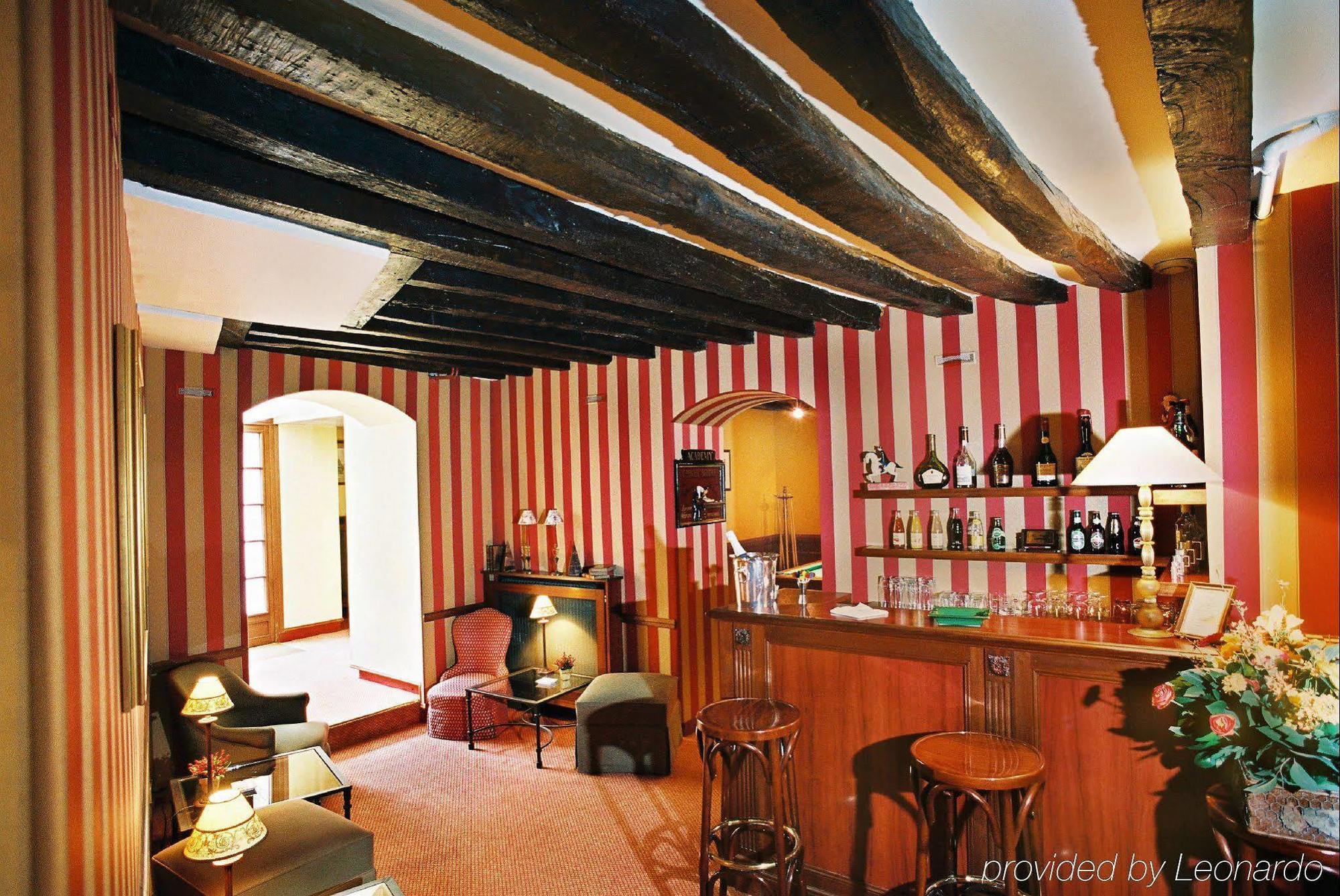 Logis Hotel - La Residence Du Berry Versailles Restaurant photo